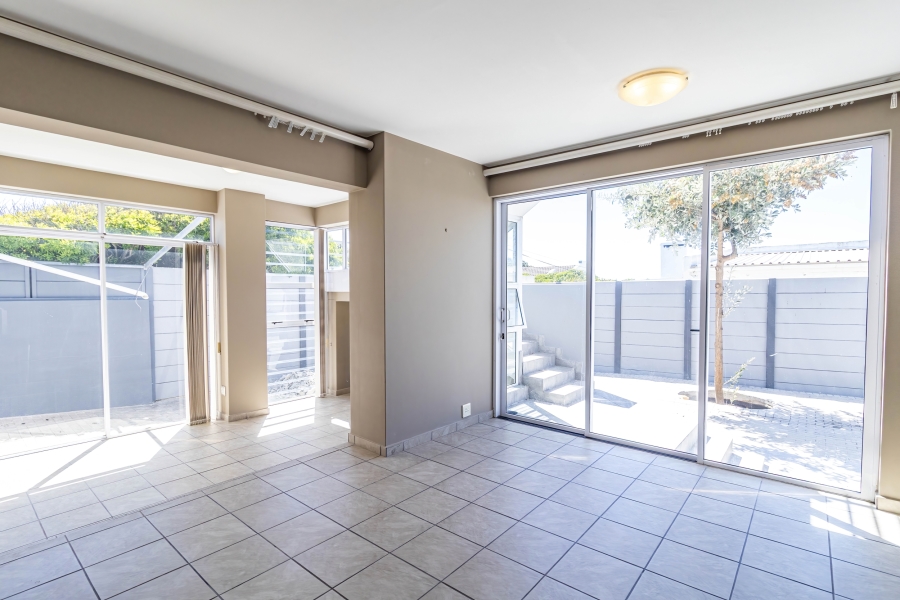 4 Bedroom Property for Sale in Yzerfontein Western Cape